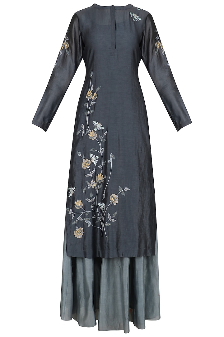Grey floral embroidered straight kurta and skirt set available only at Pernia's Pop Up Shop.