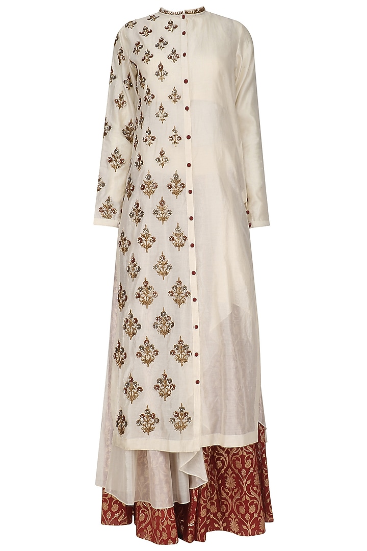 Cream floral embroidered asymmetric kurta and skirt set available only at Pernia's Pop Up Shop.