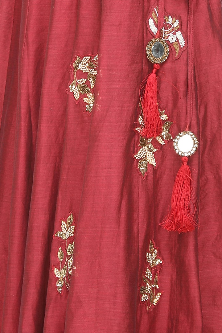 Grey snake pattern sequins embroidered kurta and maroon skirt set available only at Pernia's Pop Up Shop.