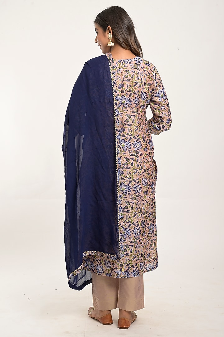 Pale Peach Printed Kurta Set by Jaipuri banno at Pernia's Pop Up Shop