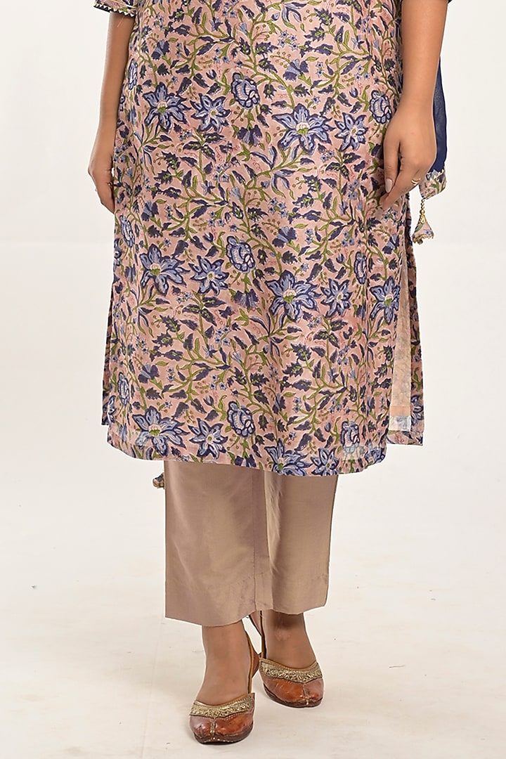 Pale Peach Printed Kurta Set by Jaipuri banno at Pernia's Pop Up Shop