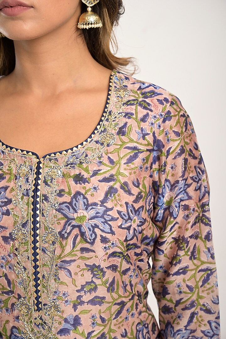 Pale Peach Printed Kurta Set by Jaipuri banno at Pernia's Pop Up Shop