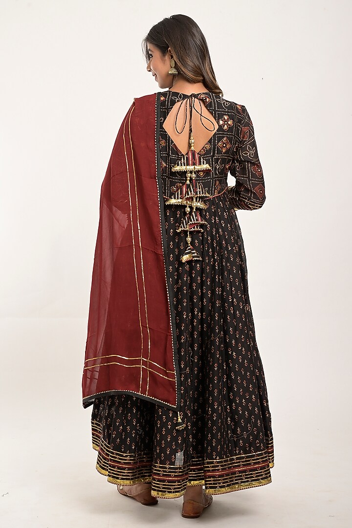 Black Printed Anarkali Set by Jaipuri banno at Pernia's Pop Up Shop