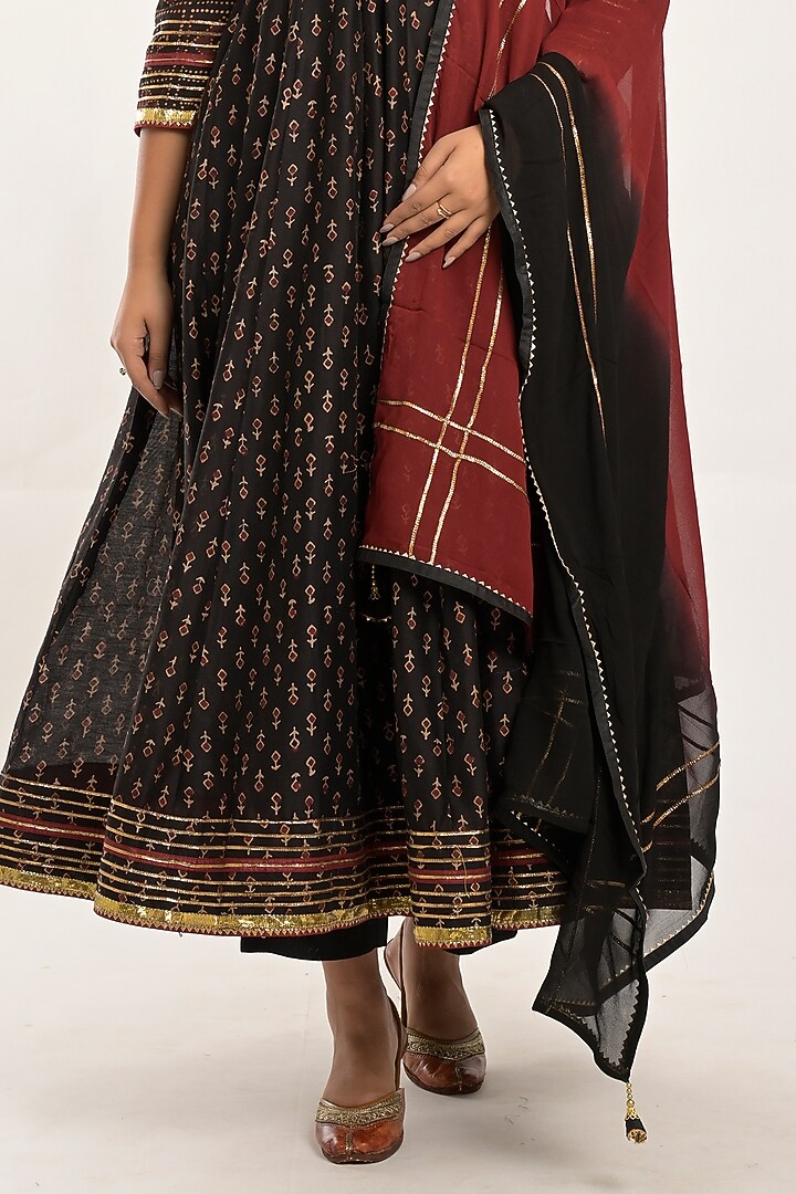 Black Printed Anarkali Set by Jaipuri banno at Pernia's Pop Up Shop