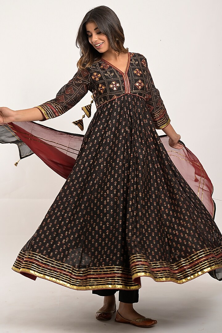 Black Printed Anarkali Set by Jaipuri banno at Pernia's Pop Up Shop