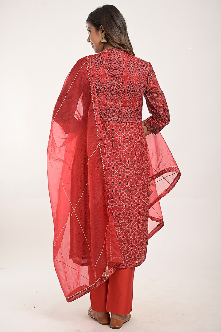Fire Brick Printed Kurta Set by Jaipuri banno at Pernia's Pop Up Shop