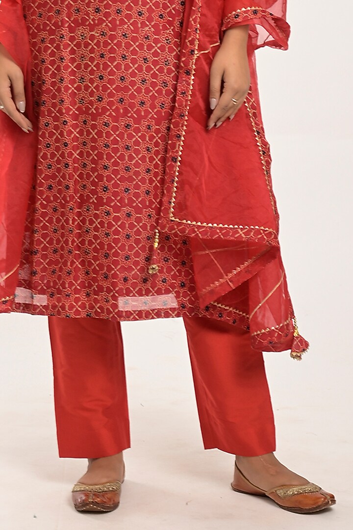 Fire Brick Printed Kurta Set by Jaipuri banno at Pernia's Pop Up Shop