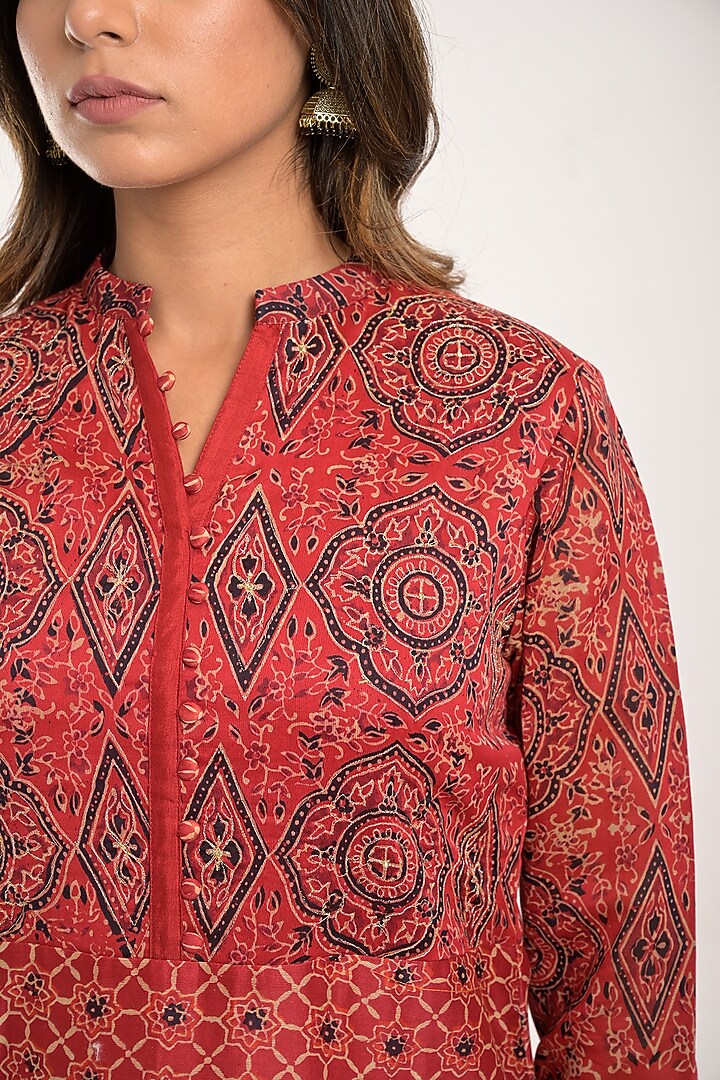 Fire Brick Printed Kurta Set by Jaipuri banno at Pernia's Pop Up Shop