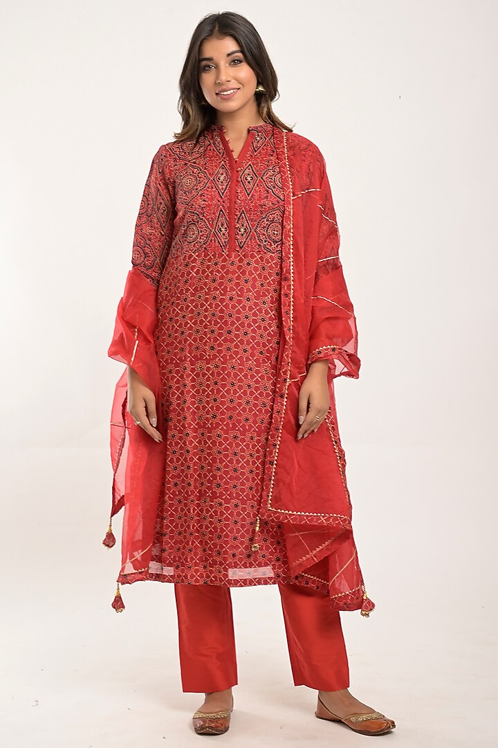 Fire Brick Printed Kurta Set by Jaipuri banno at Pernia's Pop Up Shop