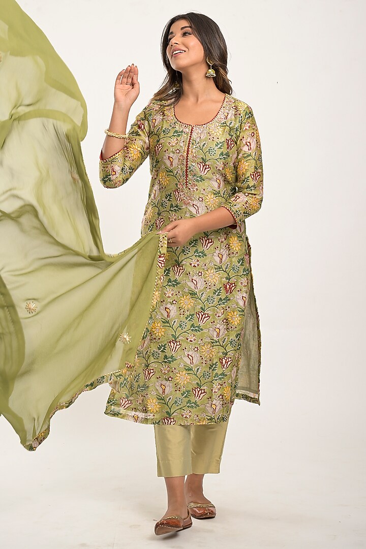 Olive Printed Kurta Set by Jaipuri banno at Pernia's Pop Up Shop