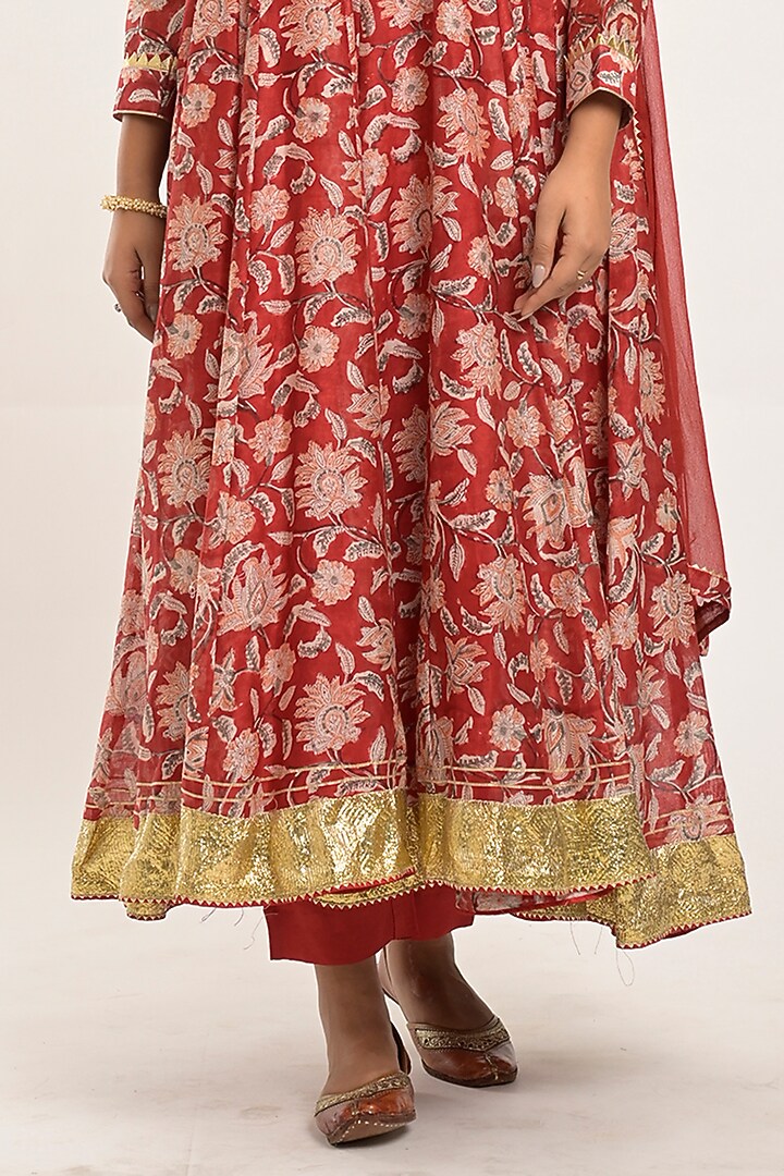 Red Printed Anarkali Set by Jaipuri banno at Pernia's Pop Up Shop