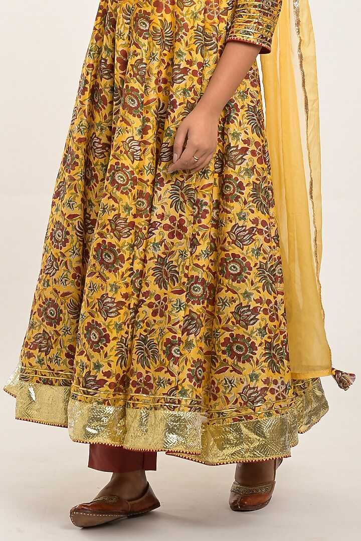 Yellow Printed Anarkali Set by Jaipuri banno at Pernia's Pop Up Shop