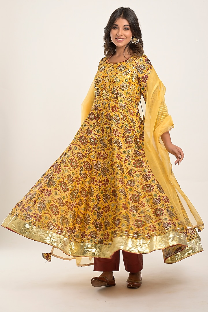 Yellow Printed Anarkali Set by Jaipuri banno at Pernia's Pop Up Shop
