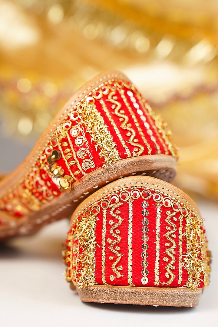 Red Silk Resham & Sequins Embroidered Handcrafted Juttis by Juliet Rose at Pernia's Pop Up Shop