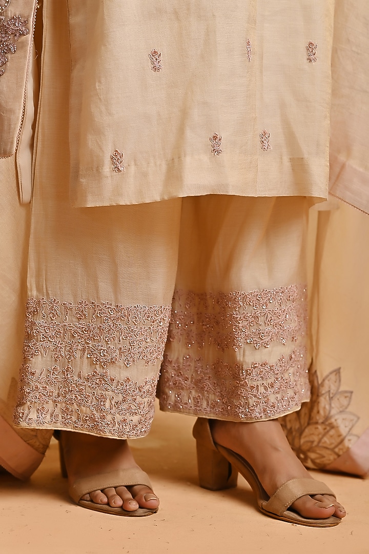 Beige Gold Embellished Kurta Set by Jyoti Sachdev Iyer at Pernia's Pop Up Shop