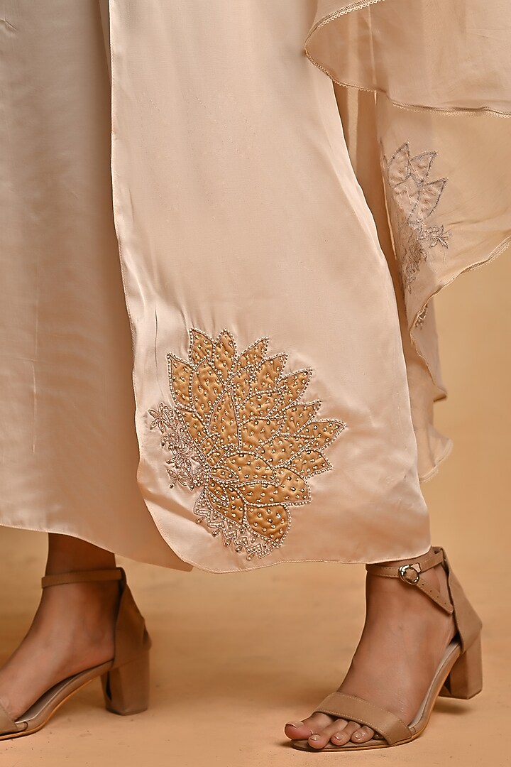 Beige Tissue Embellished Cape Set by Jyoti Sachdev Iyer at Pernia's Pop Up Shop