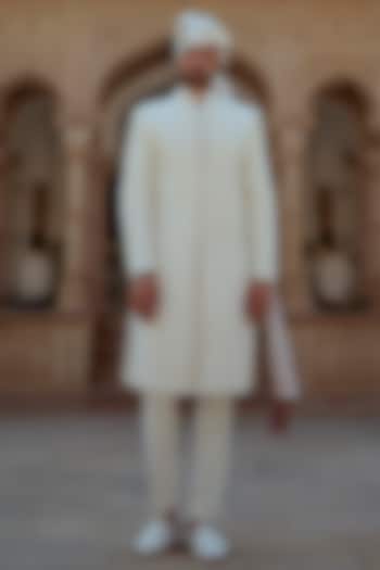 White Lucknowi Threadwork Embroidered Groom Sherwani Set by Jayesh and Kaajal Shah Men at Pernia's Pop Up Shop
