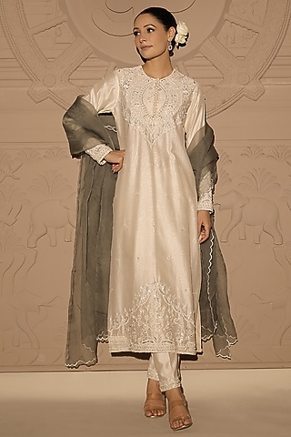White Chanderi Pearl Embroidered Kurta Set by Jubinav Chadha