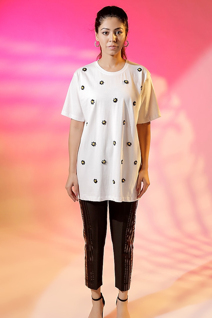 White Cotton Jersey Hand Embroidered T-Shirt by Jubinav Chadha at Pernia's Pop Up Shop