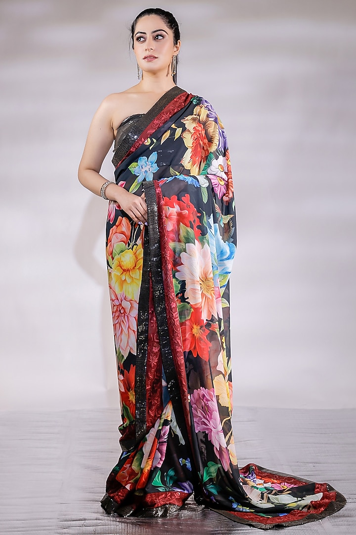 Black Georgette Printed Saree Set by Jubinav Chadha at Pernia's Pop Up Shop