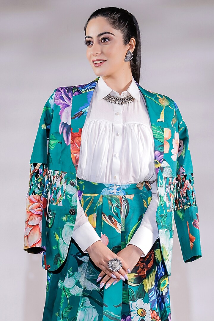 Green Crepe Floral Printed Blazer Set by Jubinav Chadha at Pernia's Pop Up Shop