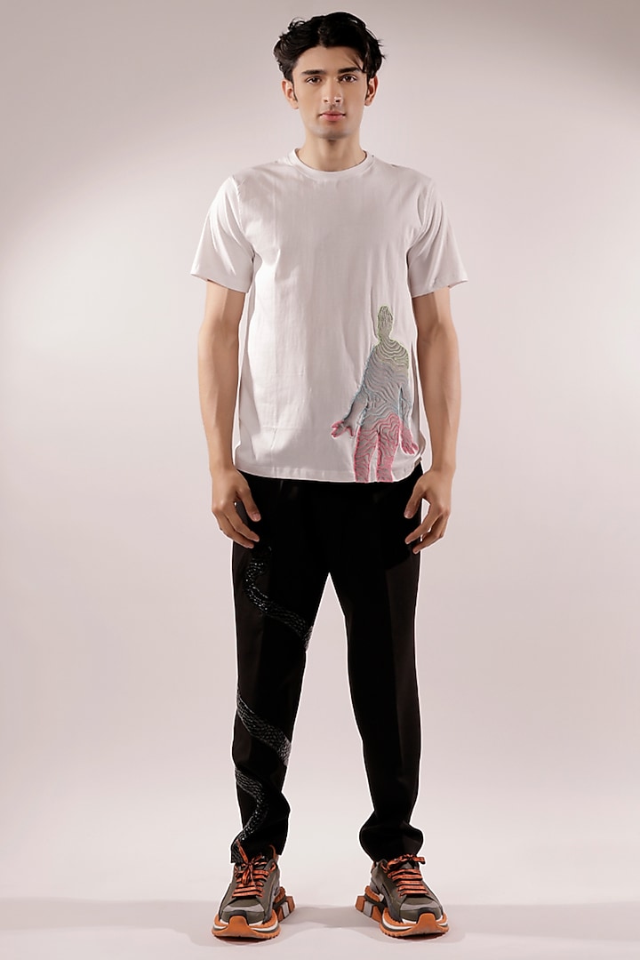 White Cotton Abstract Quilted T-Shirt by Jubinav Chadha Men at Pernia's Pop Up Shop