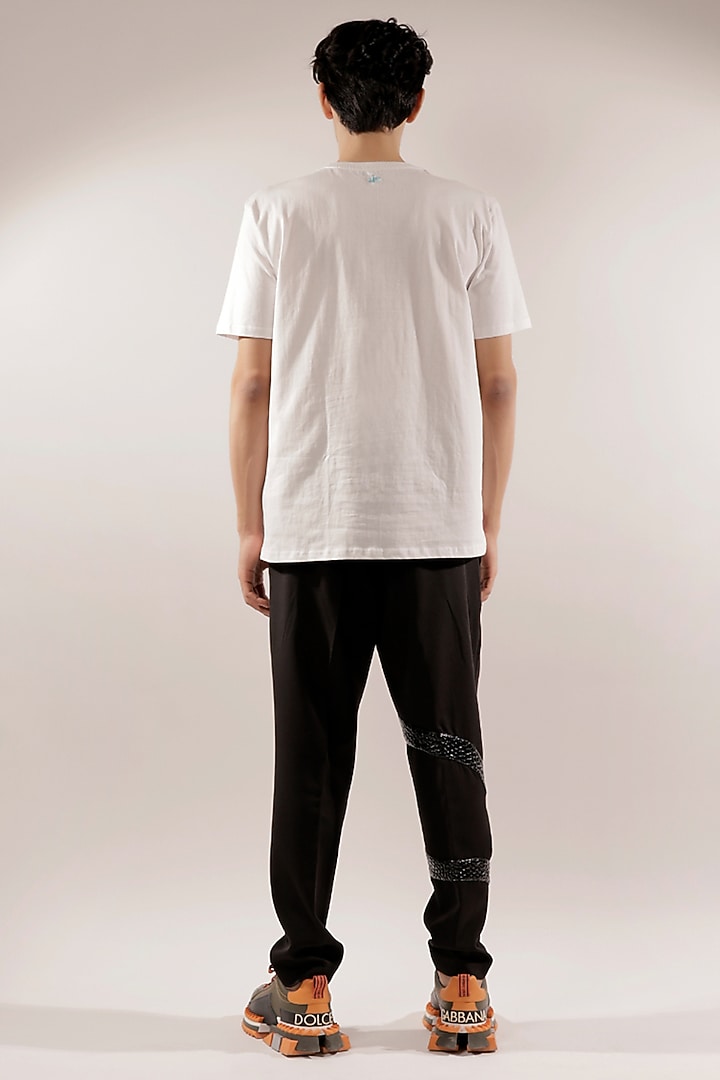 White Cotton Abstract Quilted T-Shirt by Jubinav Chadha Men at Pernia's Pop Up Shop