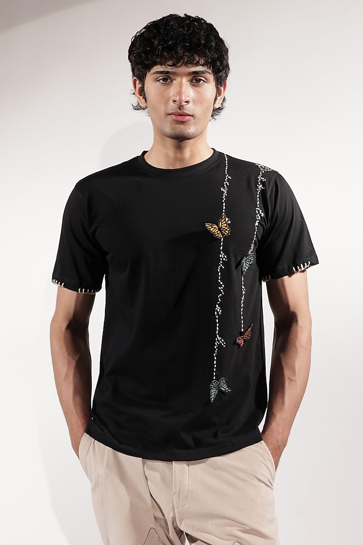 Black Cotton Kantha Embroidered T-Shirt by Jubinav Chadha Men at Pernia's Pop Up Shop