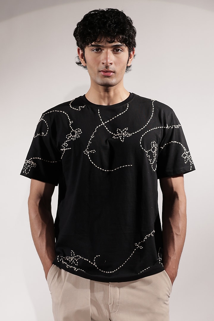 Black Cotton Kantha Embroidered T-Shirt by Jubinav Chadha Men at Pernia's Pop Up Shop