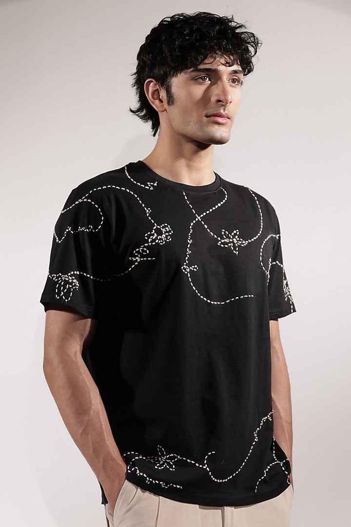 Black Cotton Kantha Embroidered T-Shirt by Jubinav Chadha Men at Pernia's Pop Up Shop