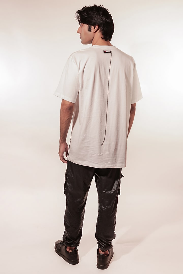 White Cotton Hand Embroidered T-Shirt by Jubinav Chadha Men at Pernia's Pop Up Shop