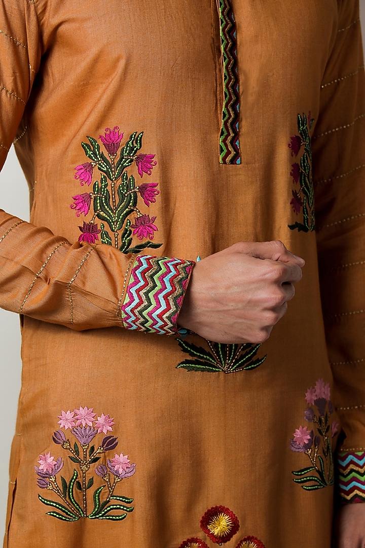 Mustard Embroidered Kurta Set by Jubinav Chadha Men at Pernia's Pop Up Shop