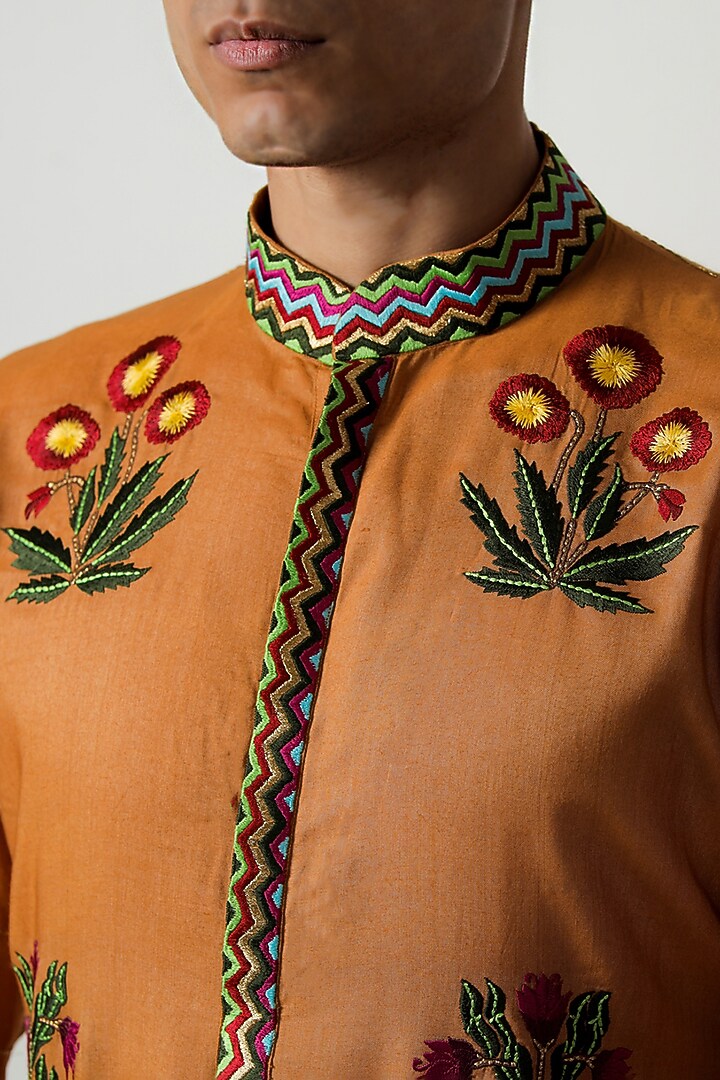 Mustard Embroidered Kurta Set by Jubinav Chadha Men at Pernia's Pop Up Shop