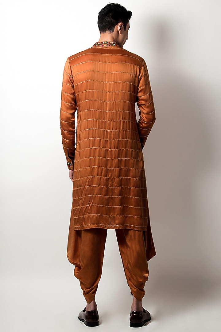 Mustard Satin Embroidered Kurta by Jubinav Chadha Men at Pernia's Pop Up Shop