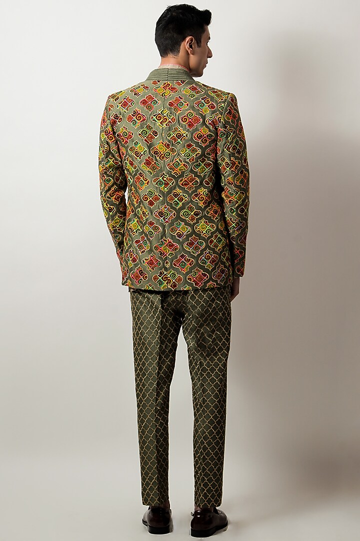 Green Silk Chanderi Embellished Wedding Indowestern Set by Jubinav Chadha Men at Pernia's Pop Up Shop