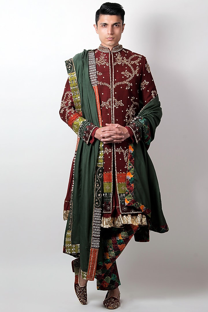 Maroon Raw Silk Hand Embroidered Groom Sherwani Set by Jubinav Chadha Men at Pernia's Pop Up Shop