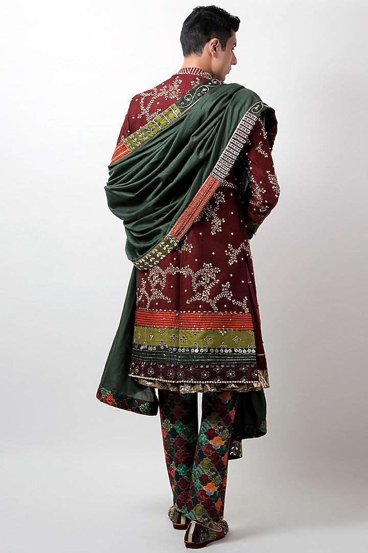 Maroon Raw Silk Hand Embroidered Groom Sherwani Set by Jubinav Chadha Men at Pernia's Pop Up Shop