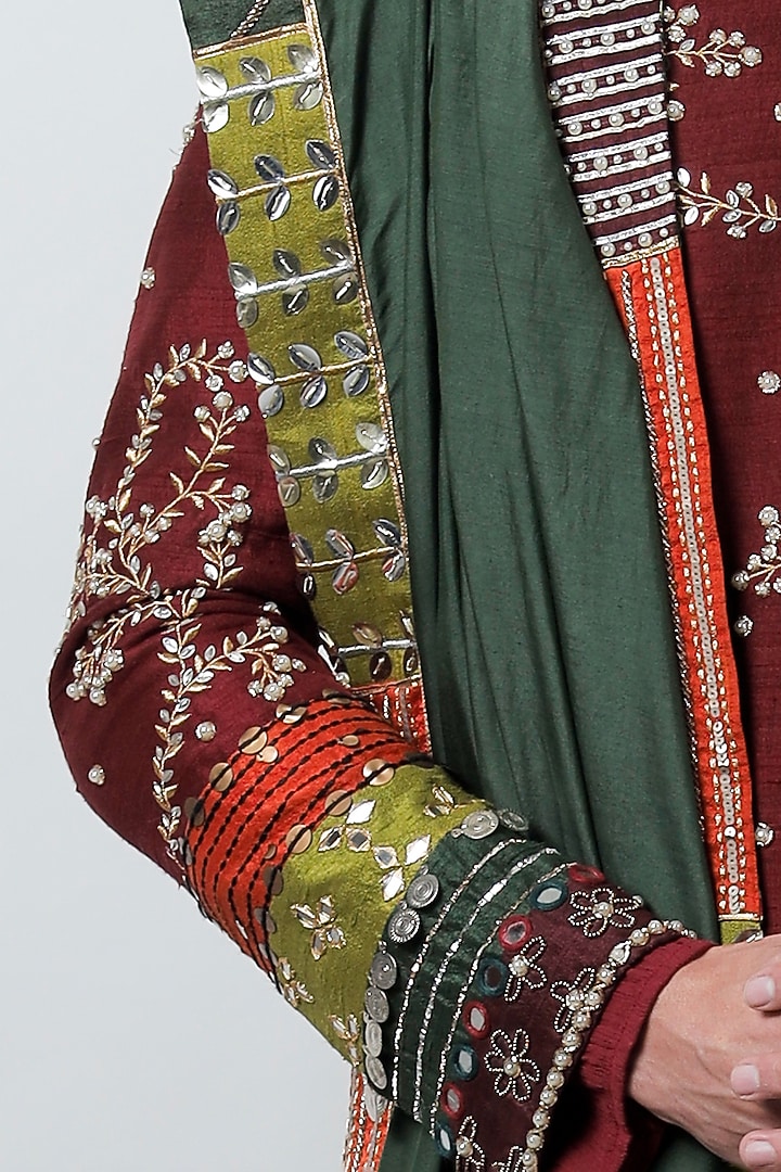 Maroon Raw Silk Hand Embroidered Groom Sherwani Set by Jubinav Chadha Men at Pernia's Pop Up Shop