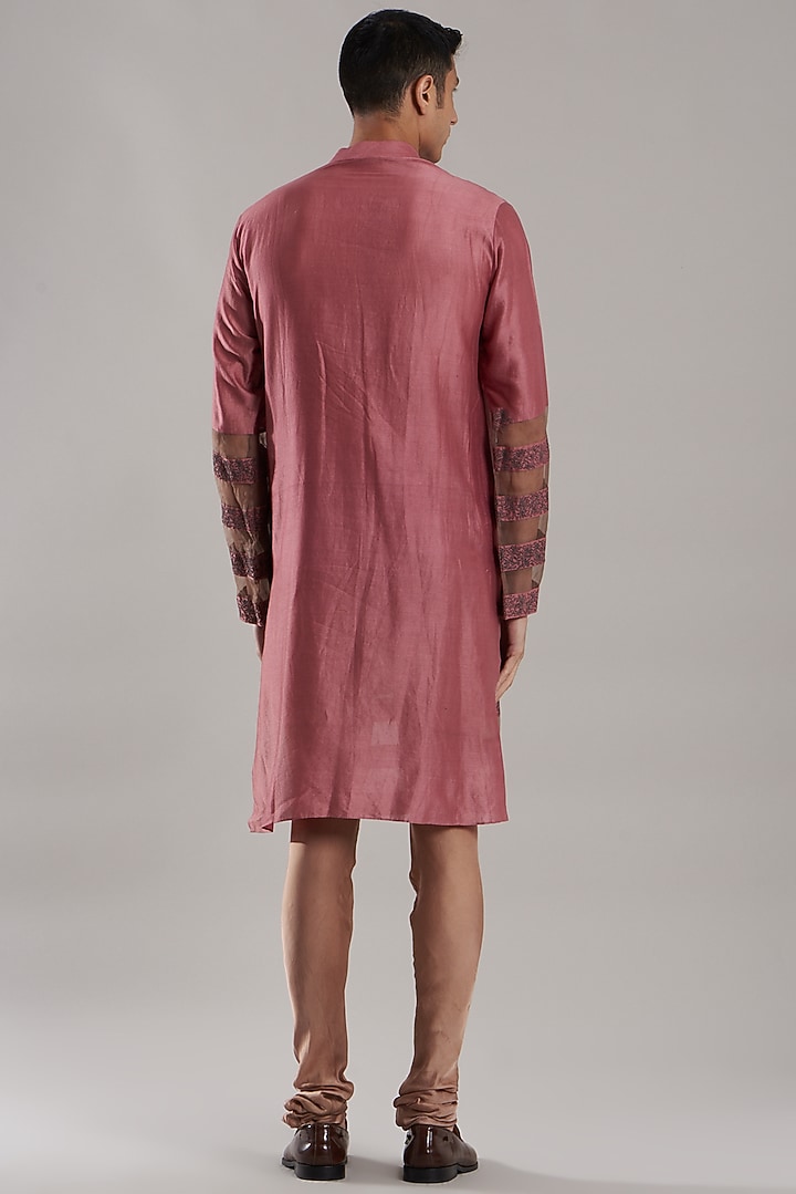 Dusty Rose Pink Embroidered Kurta Set by Jubinav Chadha Men at Pernia's Pop Up Shop