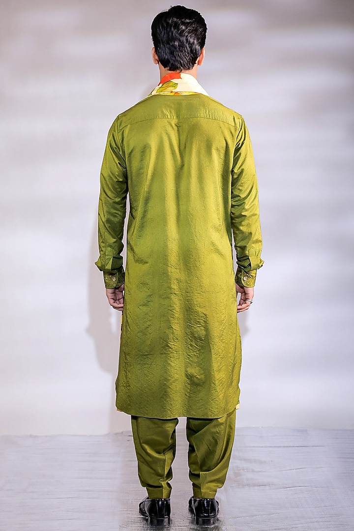 Earthy Green Cotton Silk Kurta Set by Jubinav Chadha Men at Pernia's Pop Up Shop