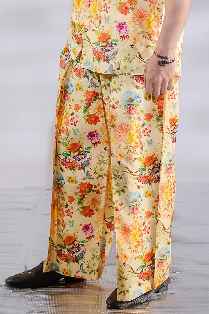 Yellow Cotton Silk Floral Printed Co-Ord Set by Jubinav Chadha Men at Pernia's Pop Up Shop