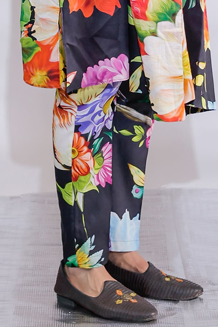 Black Glaze Cotton Floral Printed Kurta Set by Jubinav Chadha Men at Pernia's Pop Up Shop