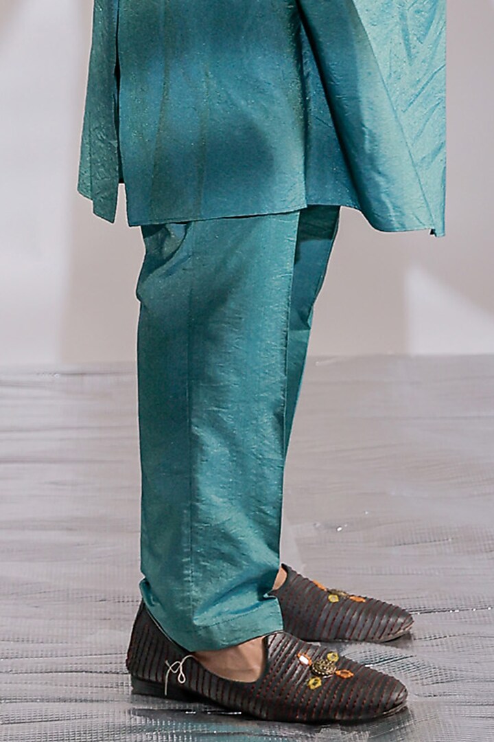 Green Cotton Silk Pearl Embroidered Kurta Set by Jubinav Chadha Men at Pernia's Pop Up Shop