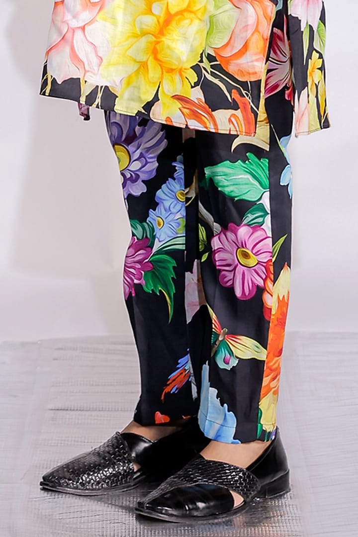 Black Cotton Silk Floral Printed Kurta Set by Jubinav Chadha Men at Pernia's Pop Up Shop