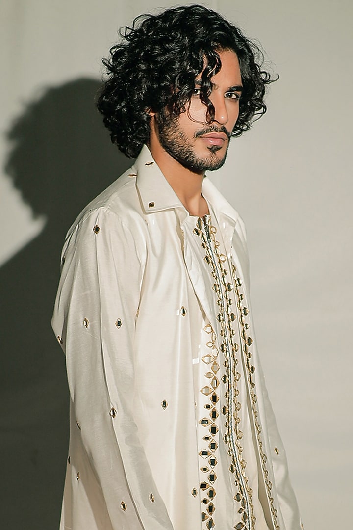 Off-White Silk Chanderi Mirror Hand Embroidered Layered Kurta Set by Jubinav Chadha Men at Pernia's Pop Up Shop