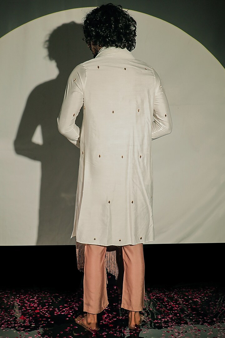 White Silk Staple & Sequins Georgette Mirror Machine Embroidered Kurta Set by Jubinav Chadha Men at Pernia's Pop Up Shop