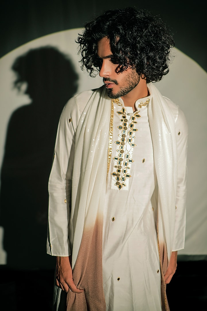 White Silk Staple & Sequins Georgette Mirror Machine Embroidered Kurta Set by Jubinav Chadha Men at Pernia's Pop Up Shop