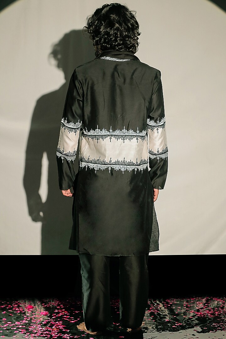 Black & White Silk Chanderi Resham Embroidered Colo Block Kurta Set by Jubinav Chadha Men at Pernia's Pop Up Shop