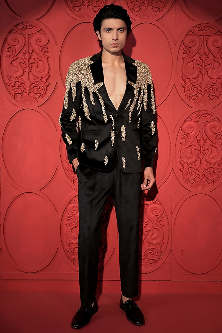 Black Velvet Shell Embroidered Blazer Set by Jubinav Chadha Men at Pernia's Pop Up Shop