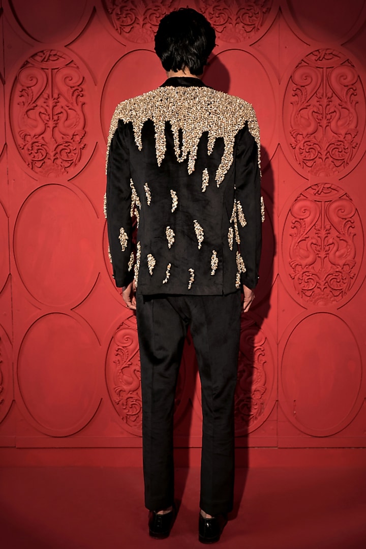 Black Velvet Shell Embroidered Blazer Set by Jubinav Chadha Men at Pernia's Pop Up Shop